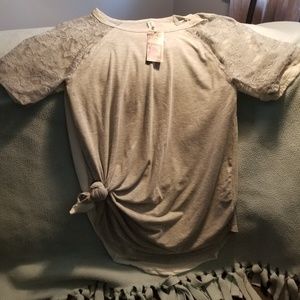 Grey medium lace sleeve tied corner shirt